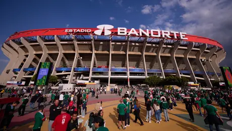 ¿Cuántos nombres ha tenido el Estadio Azteca en su historia?