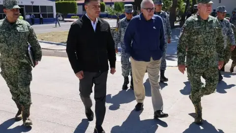 La seguridad del gobernador con licencia está a cargo de elementos de la Policía Estatal de Sinaloa./ X