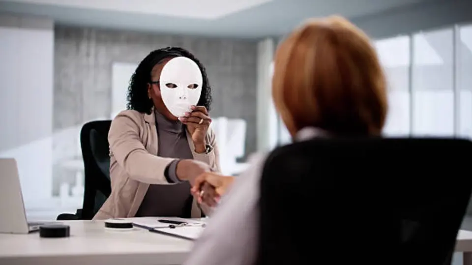 Ofertas de trabajo falsas son uno de los principales ganchos de los estafadores./ iStock
