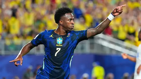 Vini con gol y asistencia ante Haití l AP