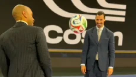 Ibrahimovic y Henry se vuelven virales por habilidades con el balón en foro de FOX Sports