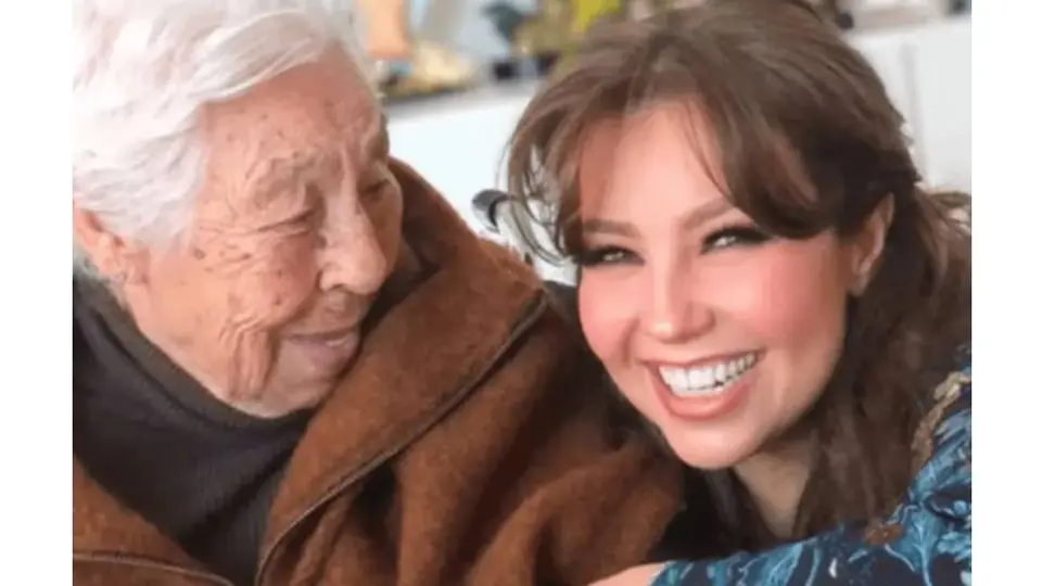 La abuela de Laura Zapata fue Doña Eva Mange Márquez, quien también era la abuela de la cantante Thalía. / @thalia