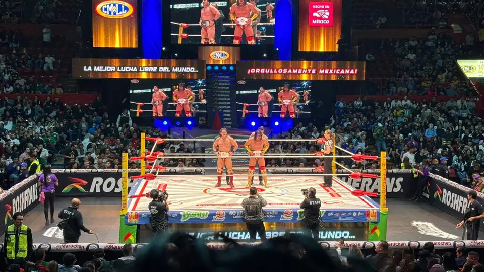 Arena México con función del CMLL l RÉCORD