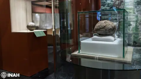 Varias pelotas fueron encontradas en el sitio arqueológico El Manatí, en Veracruz / Especial