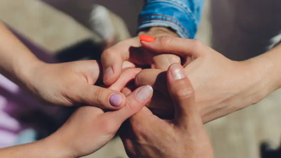 ¿Abrir una relación significa que el amor ya no es suficiente? / iStock