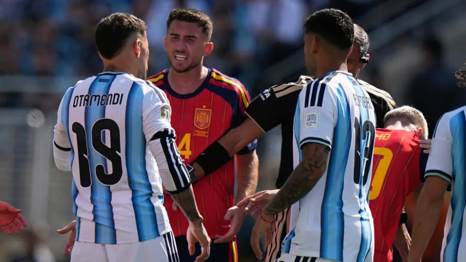 Nicolás Otamendi encaró a Rodri tras la Final del Mundial | AP