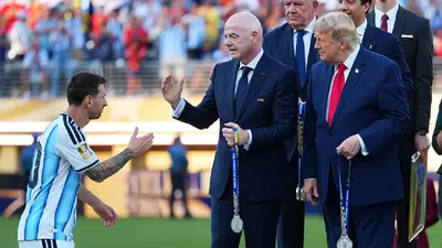 El polémico gesto de Messi a Infantino tras la Final del Mundial 2026 que incendia las redes