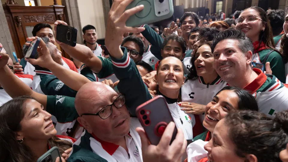 Abanderamiento de la delegación mexicana de Juegos Centroamericanos y del Caribe Santo Domingo 2026 | X: @Claudiashein