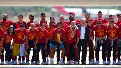 ¡Saquen la paella! España ya está en casa con el trofeo del Mundial 2026
