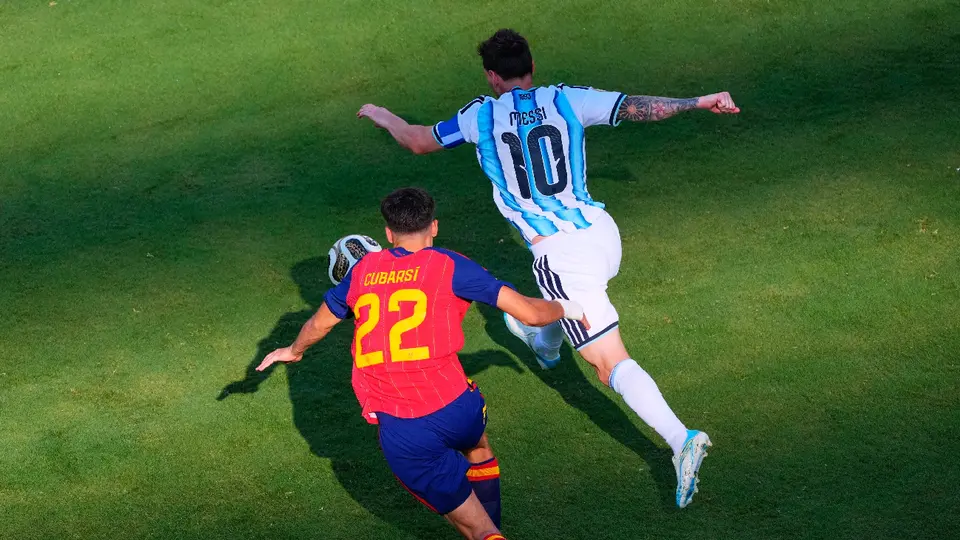 Pau Cubarsí, entre la gloria y la admiración por Messi: "es mi ídolo y me da pena que haya perdido"