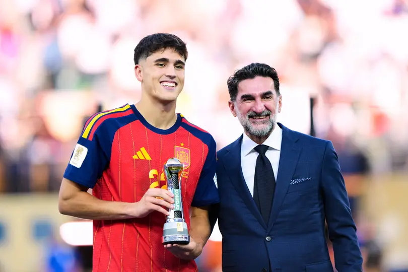 Pau Cubarsí, jugador de España | IMAGO7
