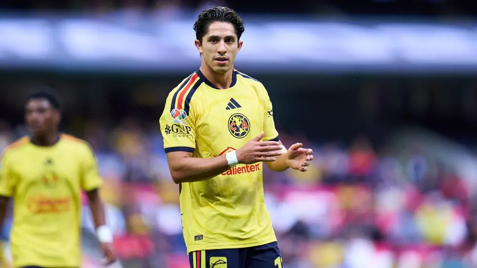 Alan Cervantes durante un partido del América | MEXSPORT