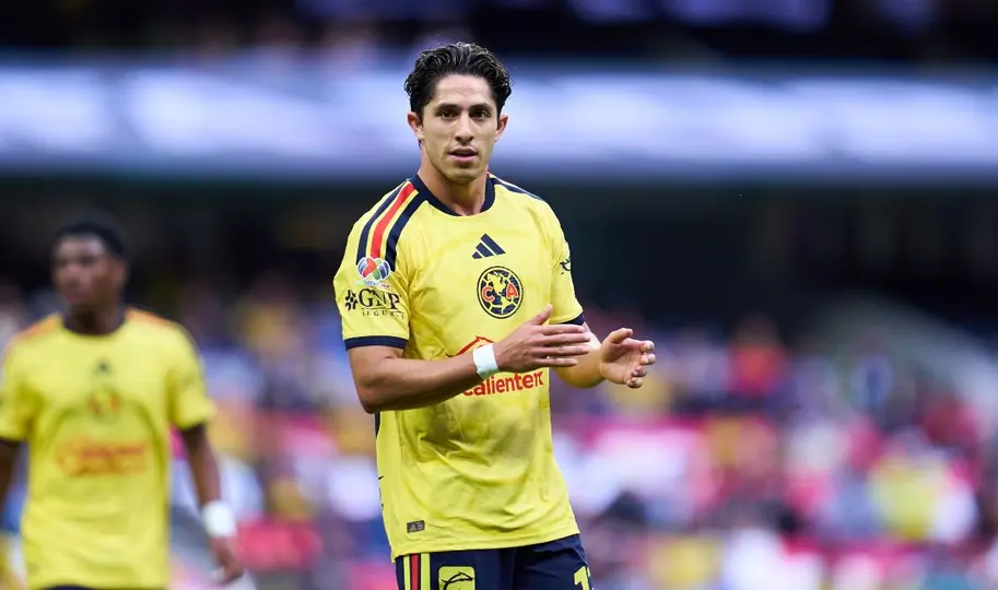 Alan Cervantes durante un partido del América | MEXSPORT