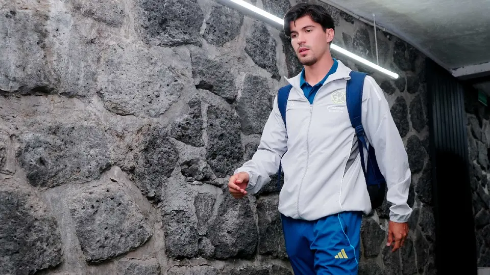Ralph Orquín llegando al Estadio Azteca para un partido de América | IMAGO7
