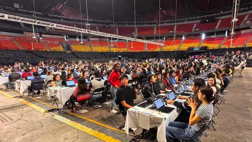 ¡ATRAPADOS! UNAM detecta 22 intentos de trampa durante examen de control en CDMX
