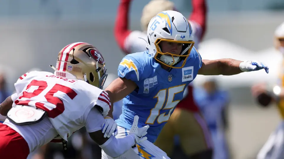 Ladd McConkey en entrenamiento entre 49ers y Chargers | AP