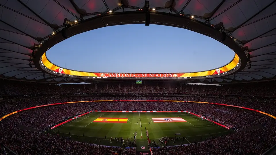 Homenaje a los campeones del mundo l X; @atleti