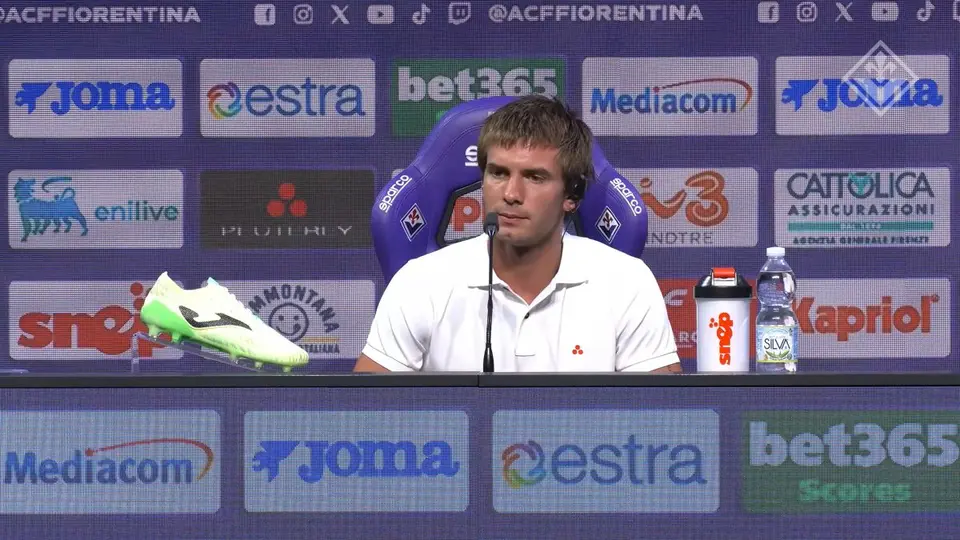 Mastantuono habla con la prensa en su presentación con la Fiorentina | CAPTURA DE PANTALLA