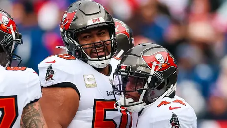 ¡Se queda! Vita Vea firma extensión con los Tampa Bay Buccaneers