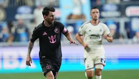 Lionel Messi estalla y lanza golpe a rival en la MLS
