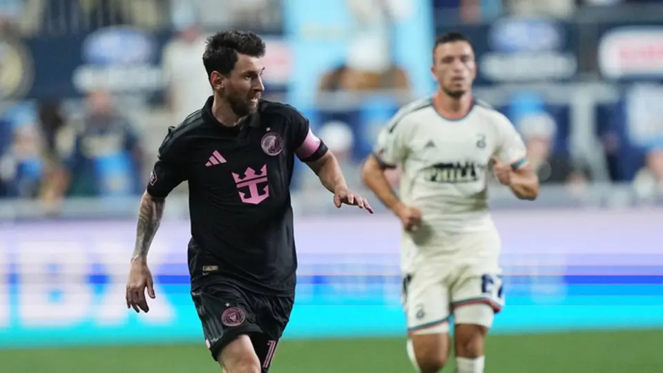 Lionel Messi estalla y lanza golpe a rival en la MLS