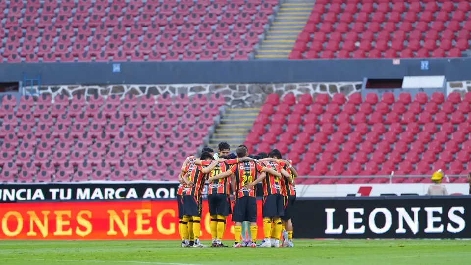 Jugadores de Leones Negros de UdG en festejo en la Liga de Expansión | IMAGO 7