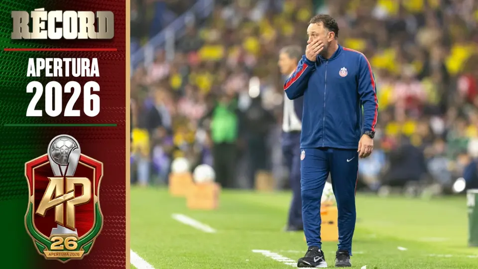 La afición de Chivas estalla contra Milito tras el empate en el Clásico Nacional
