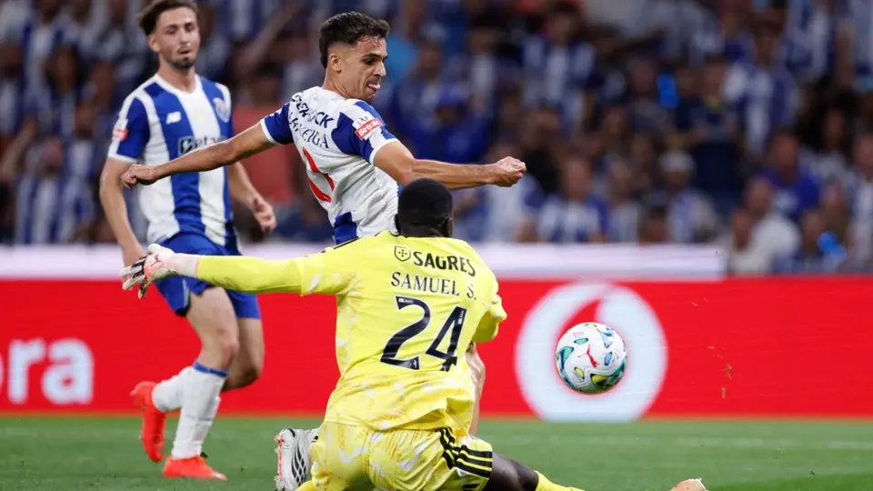 Gabri Veiga en su jugada del gol en el Porto vs Benfica | AFP