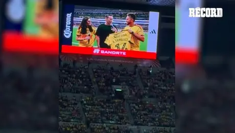 Rubens Sambueza es homenajeado previo al Clásico Nacional
