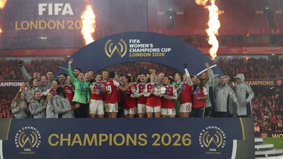 Jugadoras de Arsenal en celebración tras coronarse en la Copa de Campeonas de la FIFA 2026 | AFP