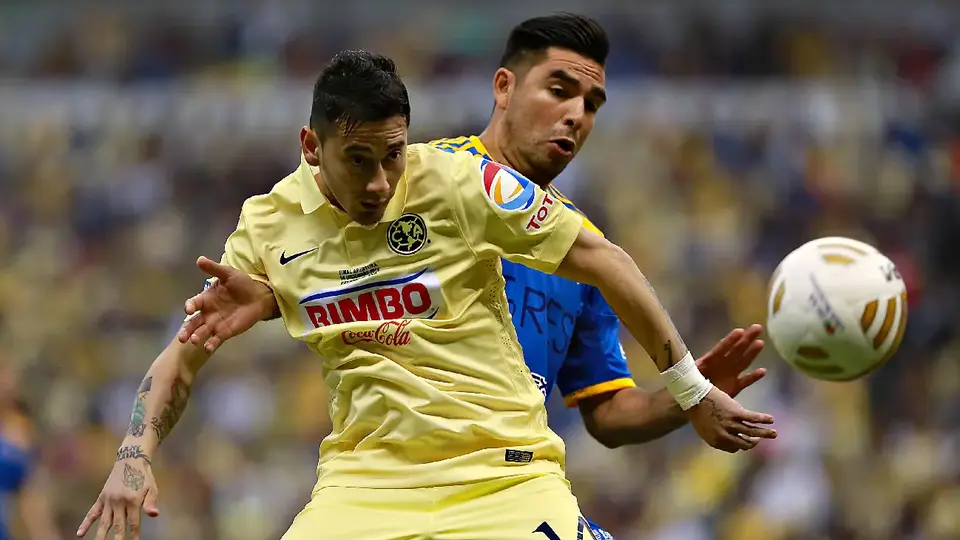 Regresó la leyenda: Rubens Sambueza recibe homenaje previo al Clásico Nacional