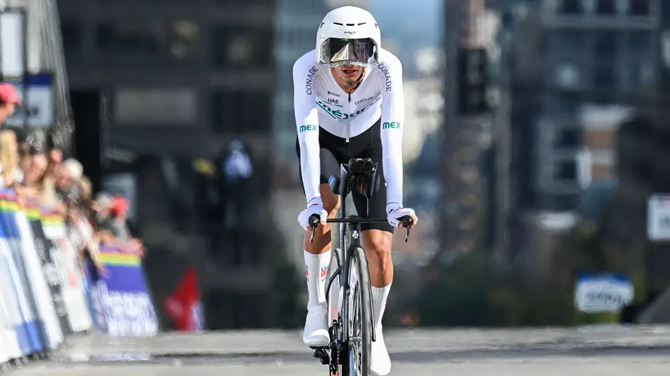 Isaac del Toro representó a México en el Mundial de Ciclismo en Canadá | AP