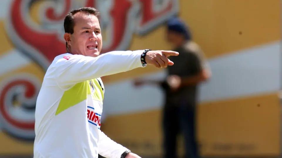Efraín Flores como director técnico de Chivas | MEXSPORT