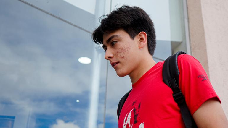 Gilberto Mora llega al Estadio Hidalgo para enfrentar a Pachuca | Imago7