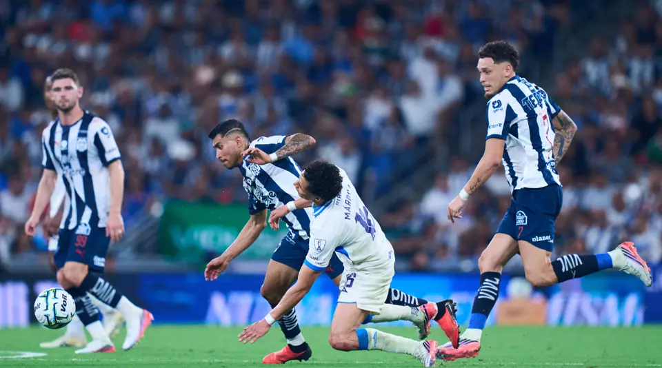 Monterrey y Cruz Azul van por todo por el balón | MEXSPORT
