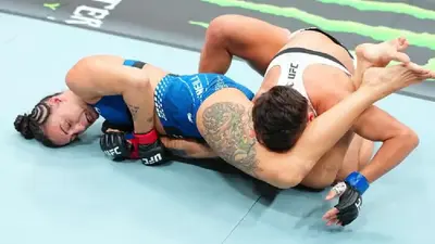 ¿La mejor sumisión del año? Así fue la victoria de Casey O’Neill