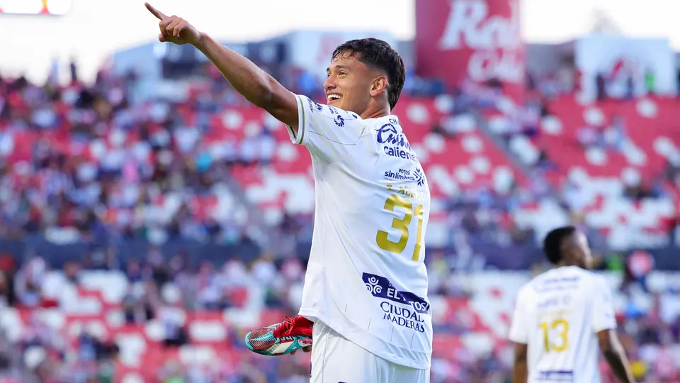 Eduardo Águila festeja el 3-1 ante los Rayos | Imago7