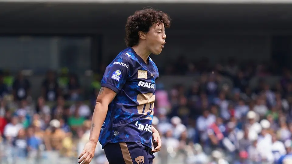 Stephanie Ribeiro en celebración con Pumas en la Liga Femenil | IMAGO 7