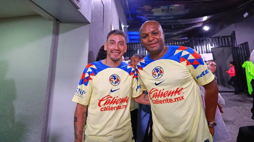 Rubens Sambueza y Adquivaldo Mosquera en el Estadio Banorte | IMAGO7