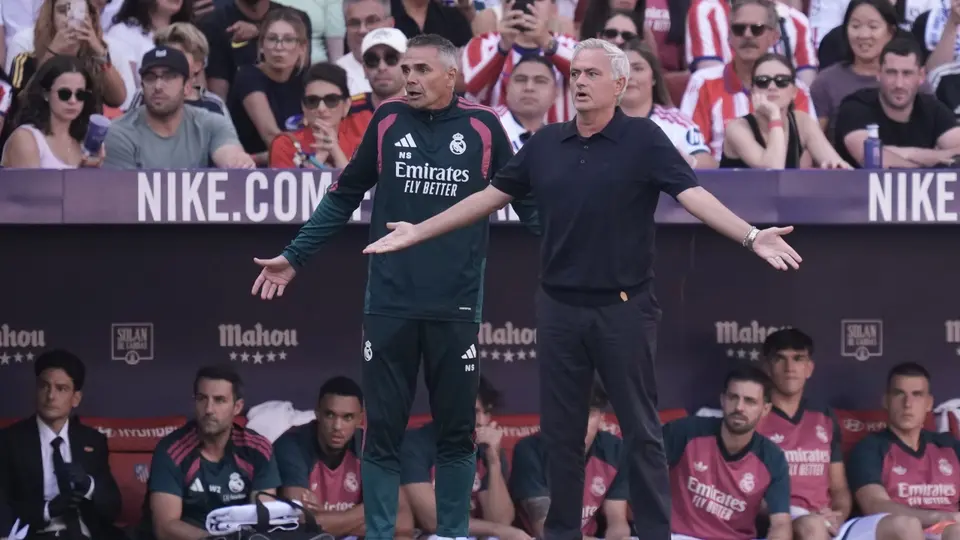 José Mourinho en el partido de Atlético de Madrid contra Real Madrid en LaLiga | AP
