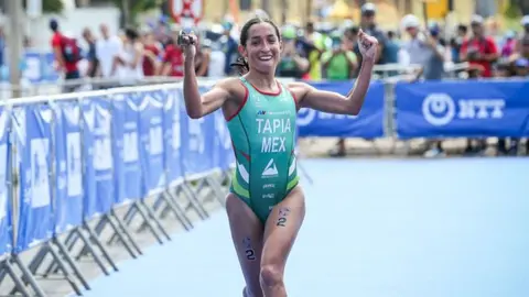 Rosa María Tapia, triatleta mexicana, gana medalla de bronce en Copa del Mundo