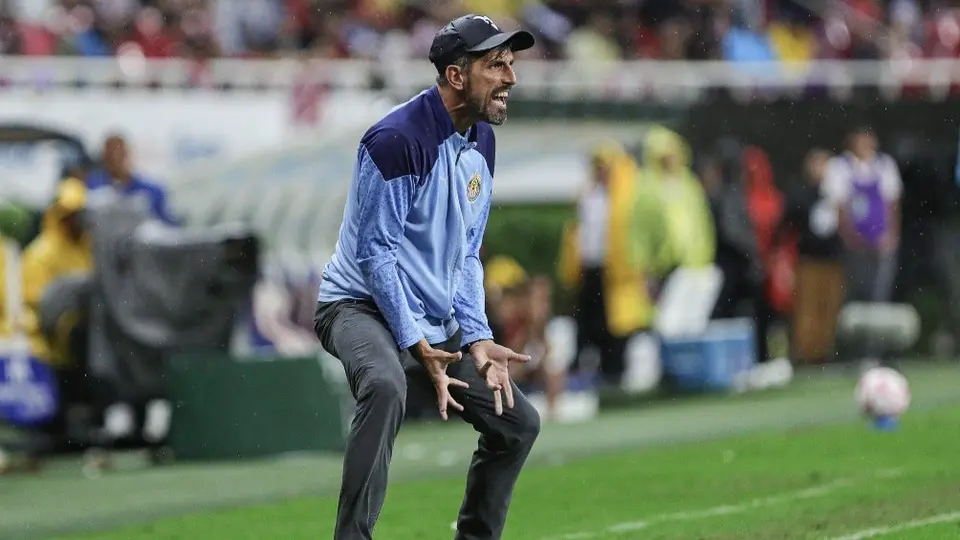 Veljko Paunovic 'arremetió' contra reporteros tras el Clásico Tapatío: "Estoy aquí. No me pregunten más"