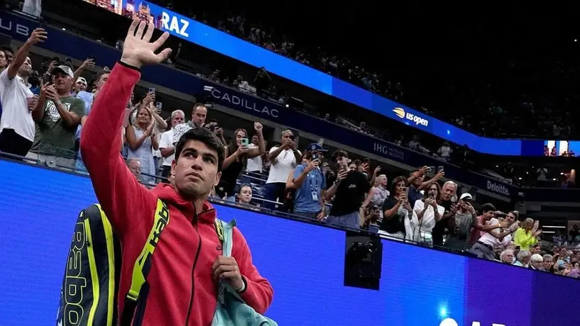 Carlos Alcaraz se impone contra Daniel Evans y avanza a los 8vos de Final del US Open
