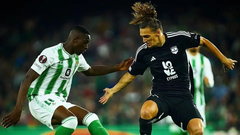 Real Betis gusta y golea al Aris Limassol en la Jornada 4 de la Europa League