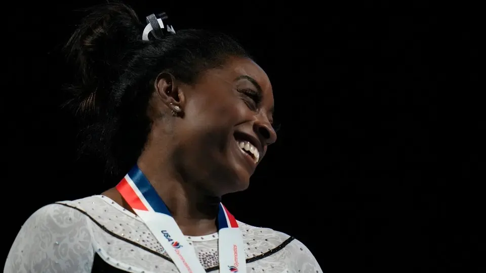 Simone Biles brilla en el Clásico de EU en su regreso tras parón de 2 años