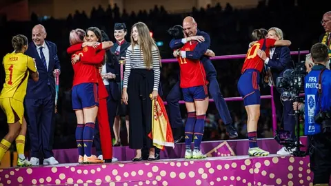 Federación Española de Futbol defiende a Luis Rubiales y rechaza acusaciones de Jenni Hermoso