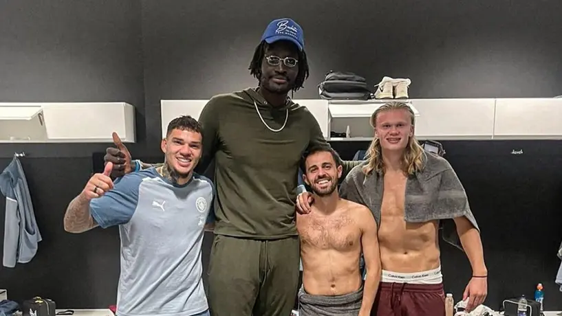 Mamadou N'Diaye, quien jugó en México con Fuerza Regia, hizo que Erling Haaland se viera pequeño