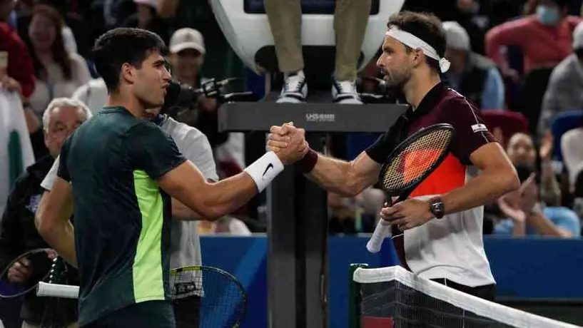 Grigor Dimitrov sorprende y elimina a Carlos Alcaraz en el Masters de Shanghai