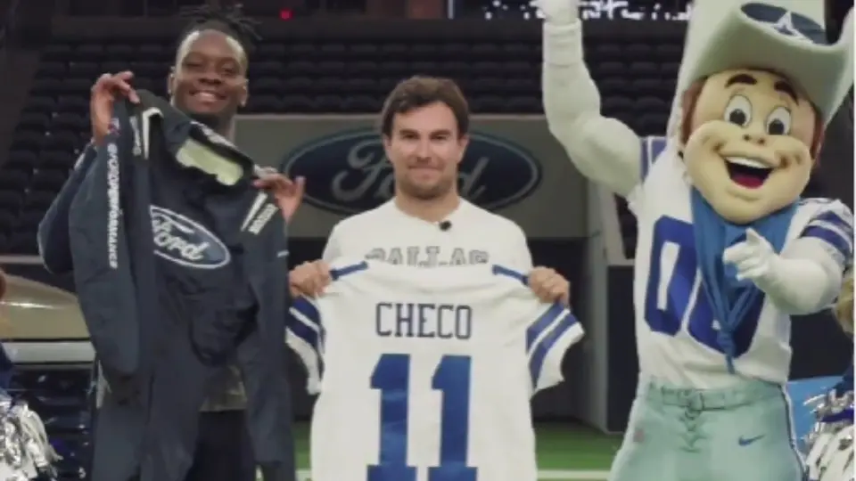 ¡Invitado especial! 'Checo' Pérez acude al entrenamiento de los Dallas Cowboys