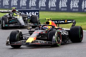 Toto Wolff le 'echa la culpa' a Checo Pérez por choque con Hamilton en GP de Bélgica